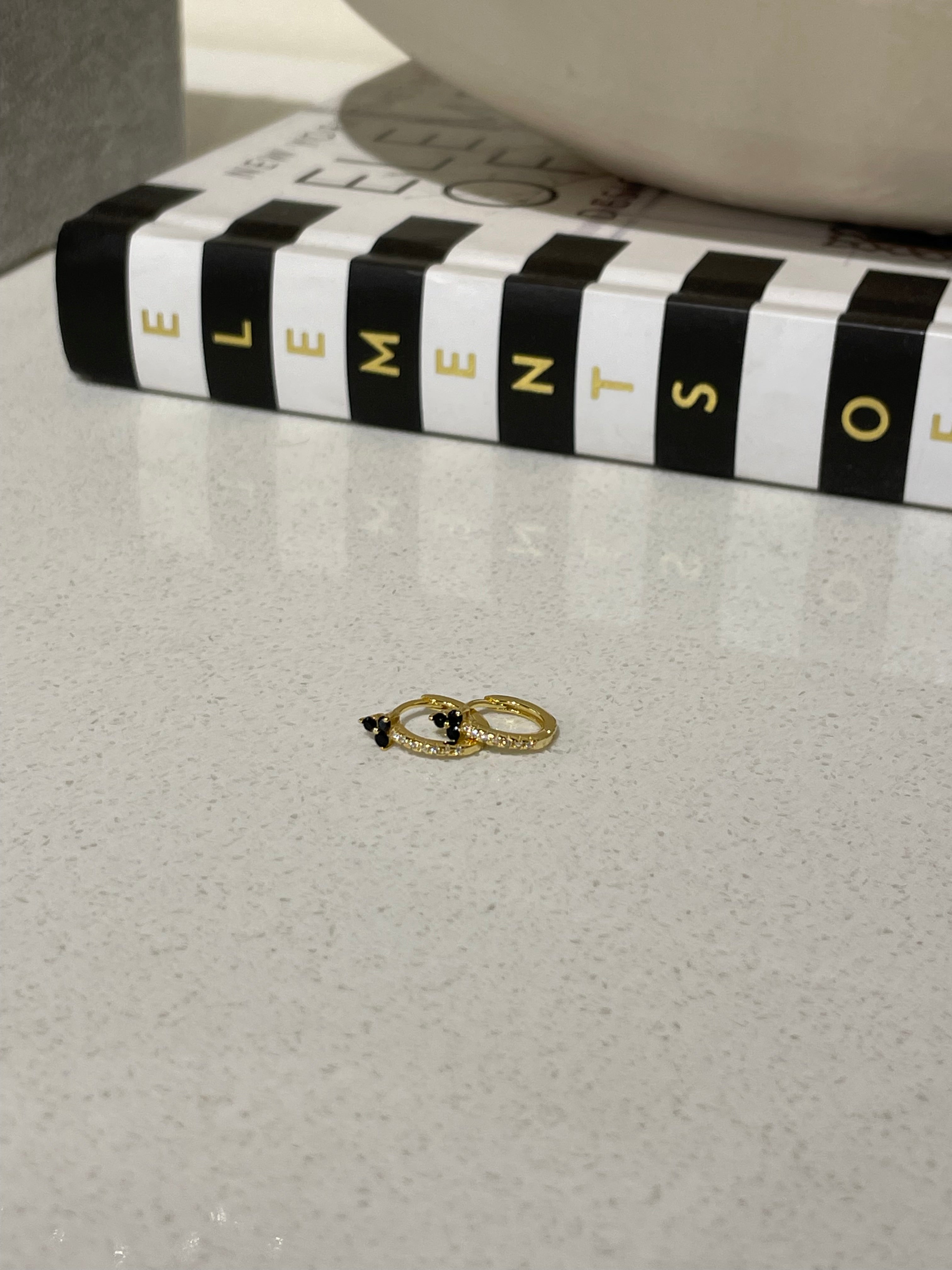 Flor aro black gold