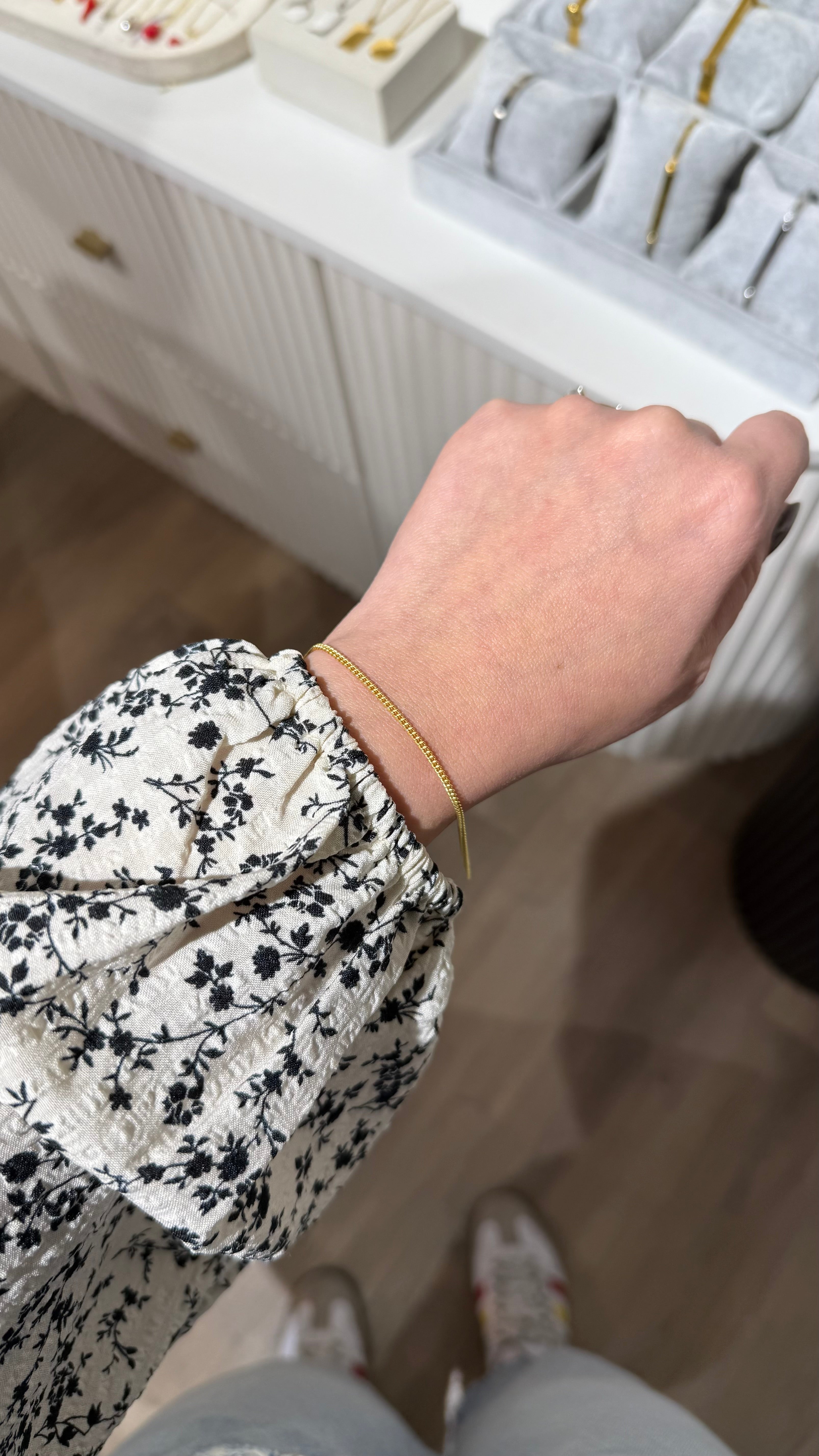 Pulsera cadena dorada permanente